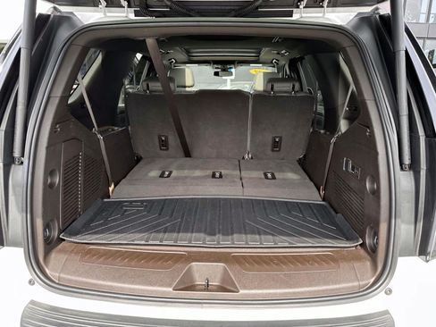 Used 2022 Chevrolet Tahoe LT w/ Luxury Package AWD/4WD image 7