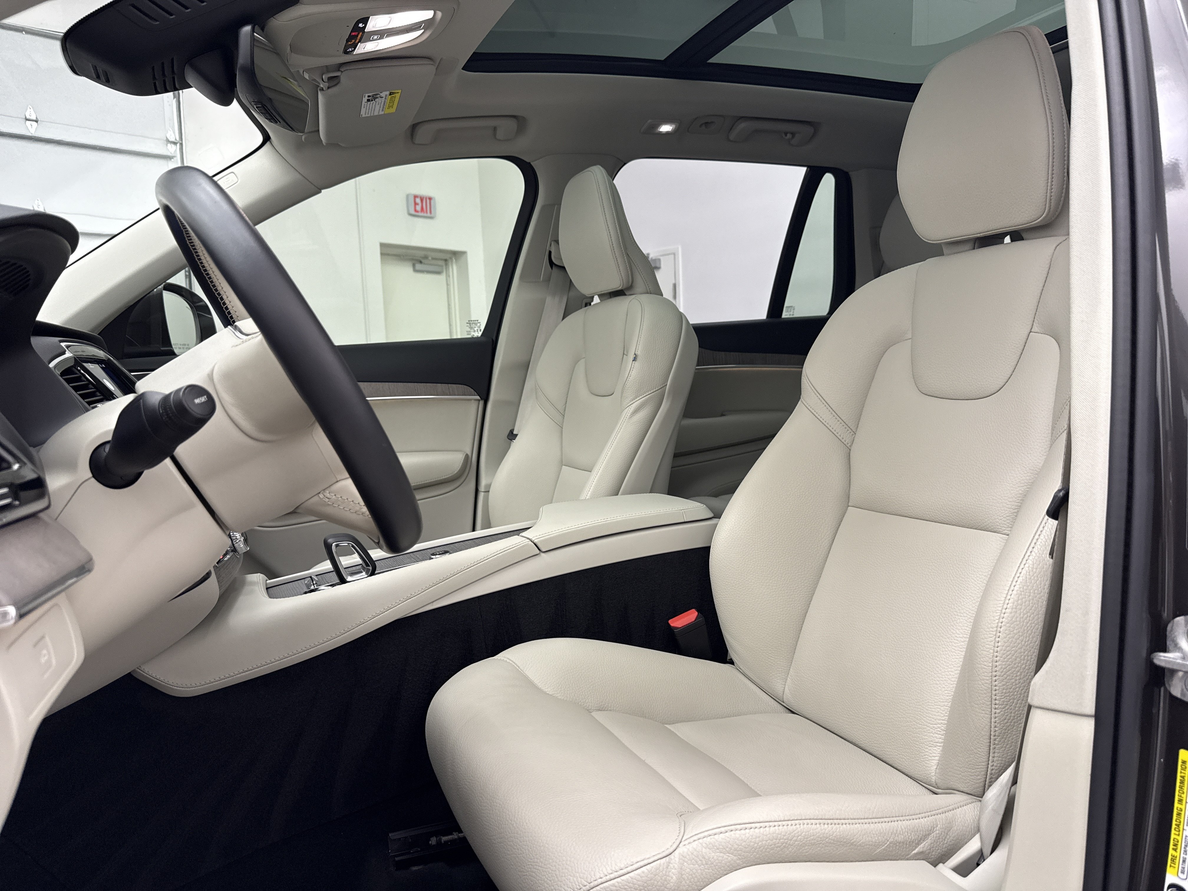 Certified 2024 Volvo XC90 B6 Plus w/ Protection Package Premier AWD/4WD image 13