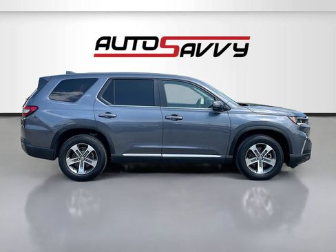 Used 2025 Honda Pilot EX-L image 8