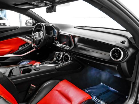 Used 2018 Chevrolet Camaro SS RWD image 13