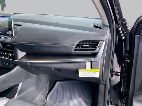 Certified 2024 Nissan Rogue SV w/ SV Premium Package FWD image 19