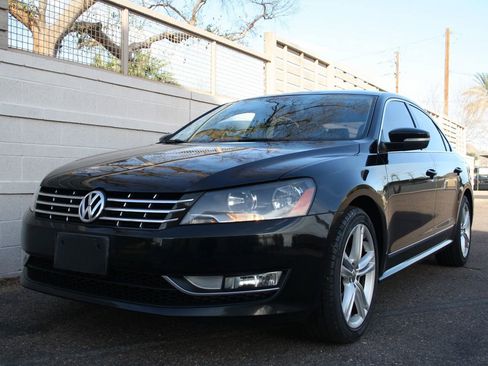 Used 2014 Volkswagen Passat 1.8T SEL Premium image 27