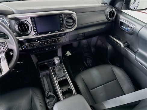Certified 2022 Toyota Tacoma Limited image 28