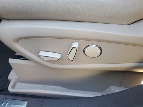 Used 2023 Lincoln Nautilus FWD image 18