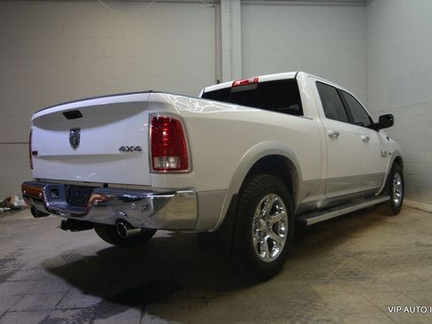 Used 2018 RAM 1500 Laramie w/ Convenience Group AWD/4WD image 9