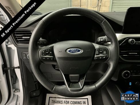 Used 2020 Ford Escape SE Sport image 17