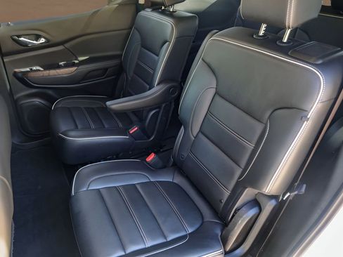 Used 2022 GMC Acadia Denali w/ Denali Ultimate Package image 25