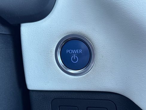 Used 2023 Toyota Sequoia Capstone AWD/4WD image 35