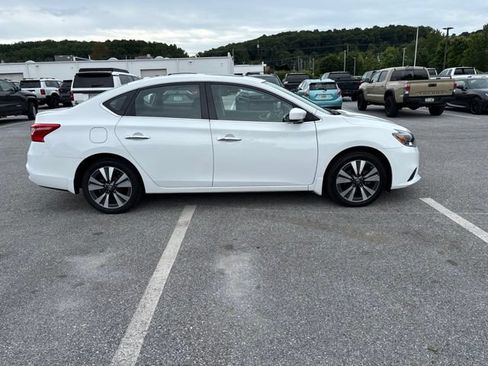 Used 2019 Nissan Sentra SV w/ Special Edition Package FWD image 4