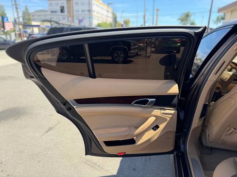 Used 2014 Porsche Panamera image 27