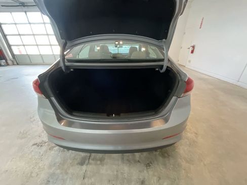 Used 2017 Hyundai Elantra SE image 22