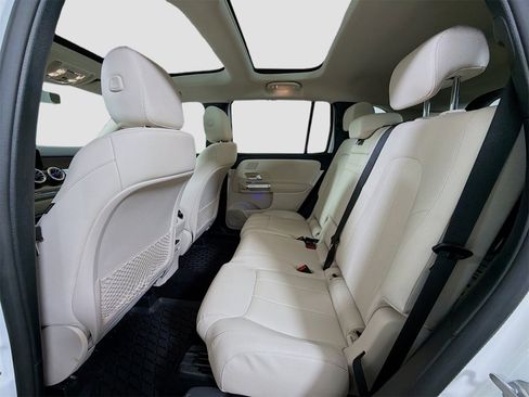 Used 2022 Mercedes-Benz GLB 250 GLB 250 image 24