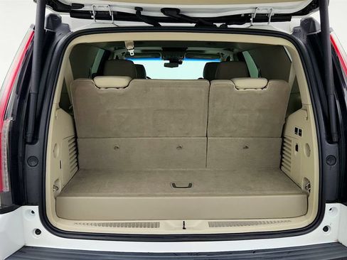 Used 2019 Cadillac Escalade Premium Luxury RWD image 24