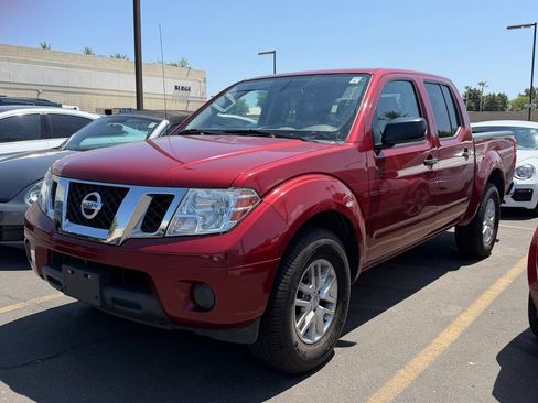 Used 2019 Nissan Frontier SV RWD image 2