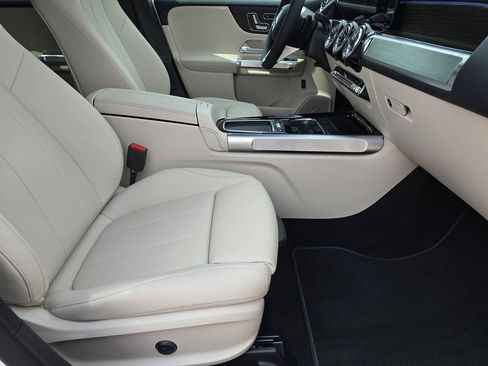 New 2026 Mercedes-Benz GLB 250 4MATIC image 40