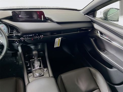 New 2026 MAZDA MAZDA3 Hatchback w/Premium Plus Pkg image 18