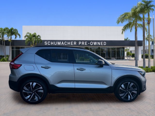 Certified 2024 Volvo XC40 B5 Plus AWD/4WD image 7