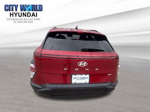Used 2024 Hyundai Kona SEL w/ Convenience Package AWD/4WD image 4
