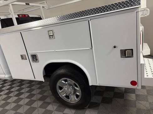 Used 2024 RAM 3500 Tradesman w/ Chrome Appearance Group AWD/4WD image 26