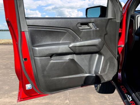 Used 2024 Chevrolet Colorado Trail Boss w/ Technology Package AWD/4WD image 23