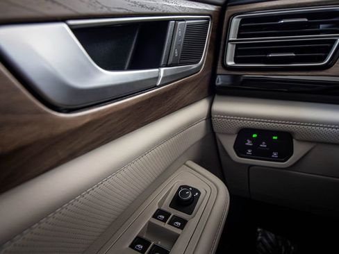 New 2026 Volkswagen Atlas SE FWD image 35