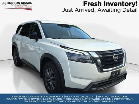 Used 2024 Nissan Pathfinder S FWD image 1