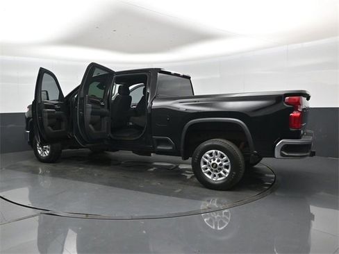 Used 2024 Chevrolet Silverado 2500 LT w/ Z71 Off-Road Package image 44