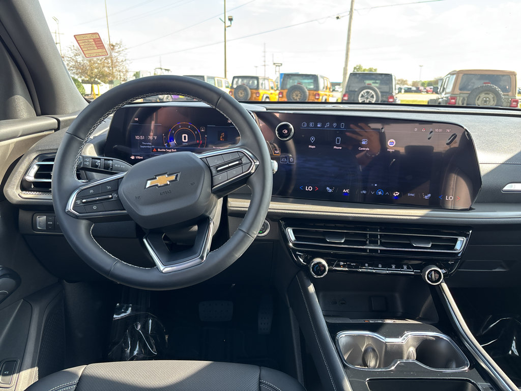 Used 2026 Chevrolet Traverse LT w/ Driver Confidence Package FWD image 16