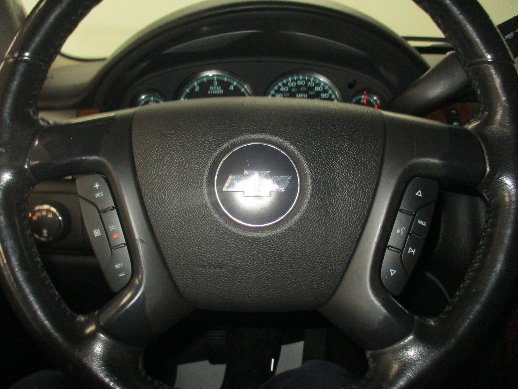 Used 2007 Chevrolet Suburban 2500 LT w/ LT Preferred Equipment Group AWD/4WD image 28