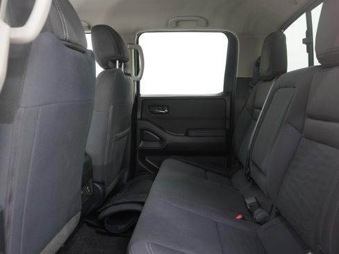 Used 2023 Nissan Frontier SV w/ SV Convenience Package AWD/4WD image 18