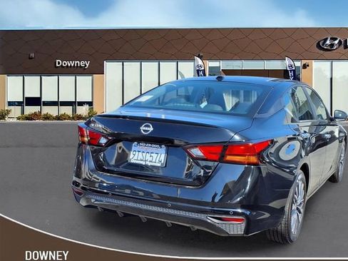 Used 2025 Nissan Altima 2.5 SV FWD image 4