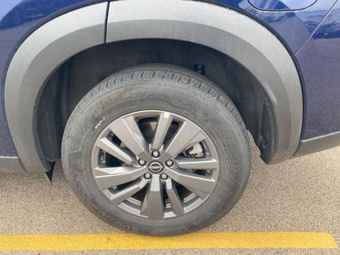 Used 2025 Nissan Pathfinder SV AWD/4WD image 14