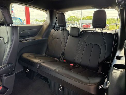 New 2026 Chrysler Voyager LX image 24