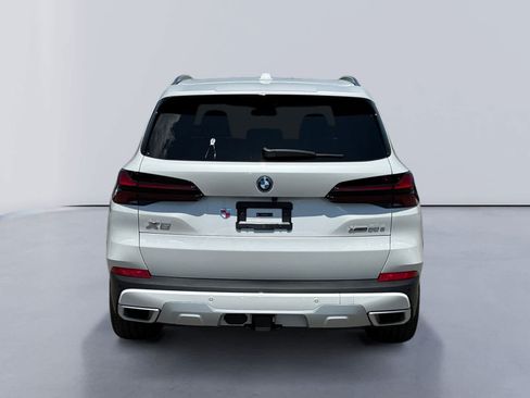 New 2026 BMW X5 xDrive50e w/ Climate Comfort Package AWD/4WD image 4