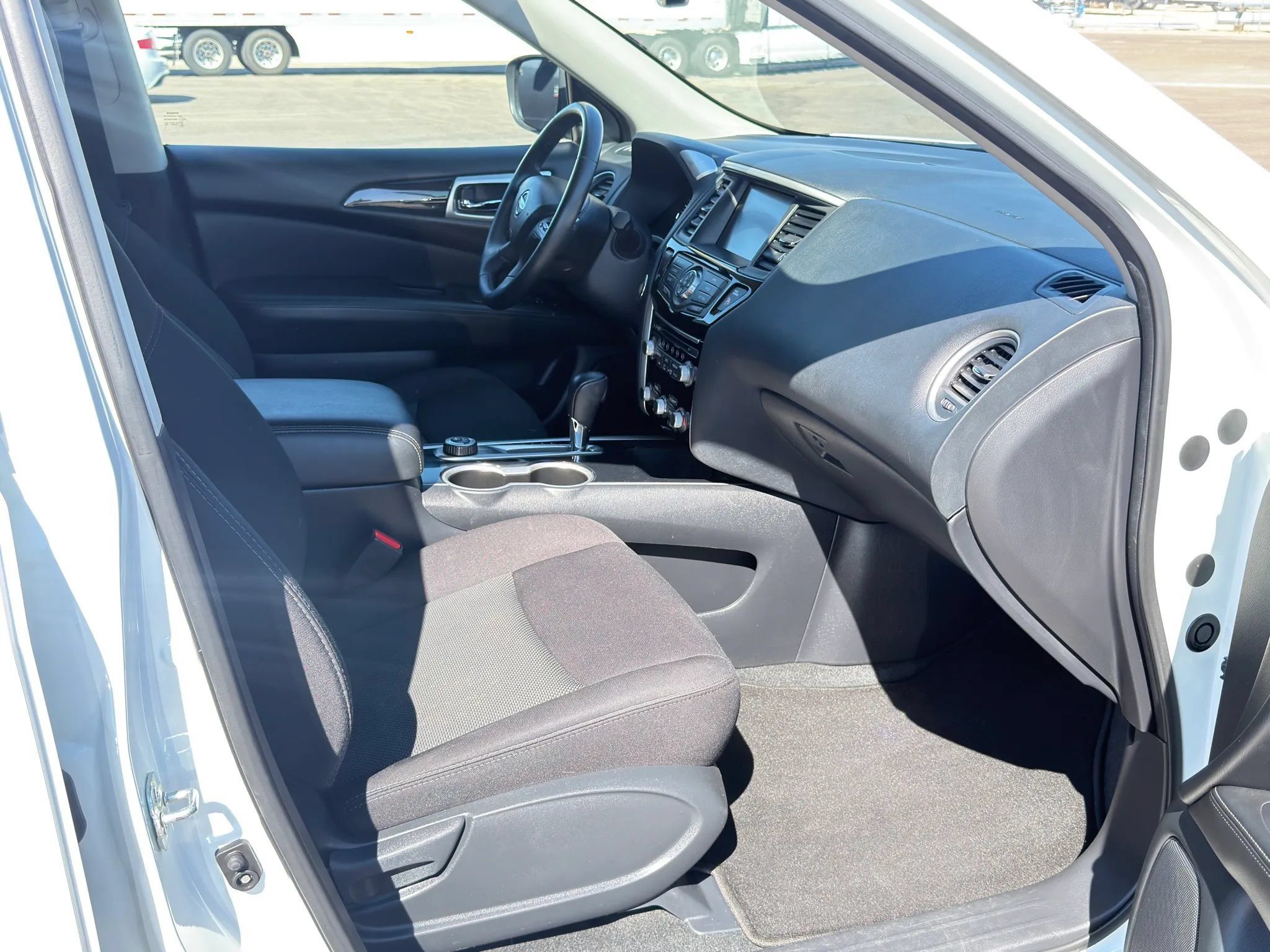 Used 2020 Nissan Pathfinder SV AWD/4WD image 11