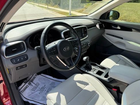 Used 2018 Kia Sorento SX image 12