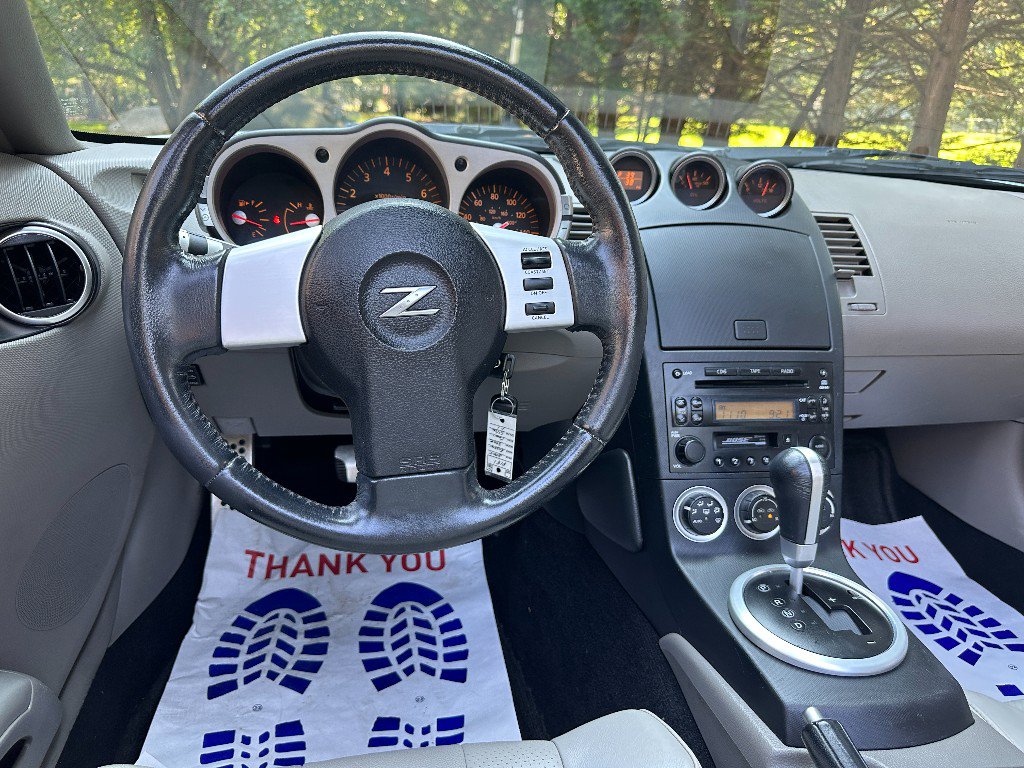 Used 2005 Nissan 350Z Touring RWD image 40
