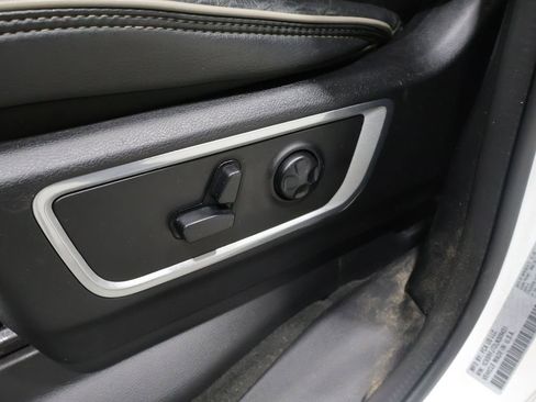 Used 2020 RAM 1500 Laramie image 12