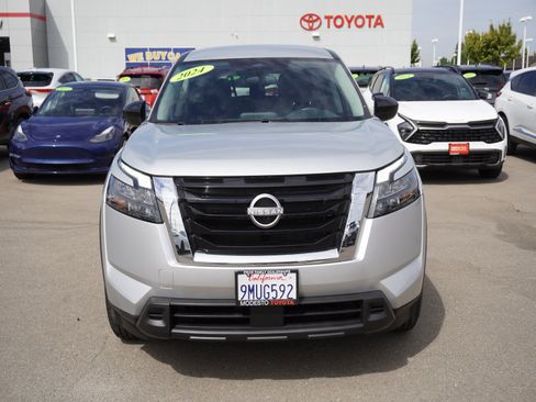 Used 2024 Nissan Pathfinder S FWD image 6