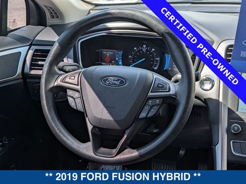 Certified 2019 Ford Fusion SE FWD image 16