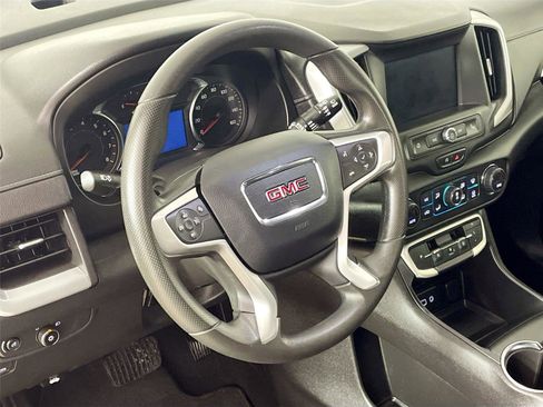 Used 2024 GMC Terrain SLE w/ Driver Convenience Package image 18