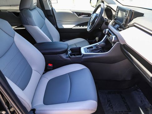 Used 2022 Toyota RAV4 XLE Premium FWD image 16