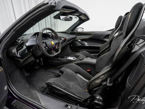 Used 2025 Ferrari SF90 Spider image 38