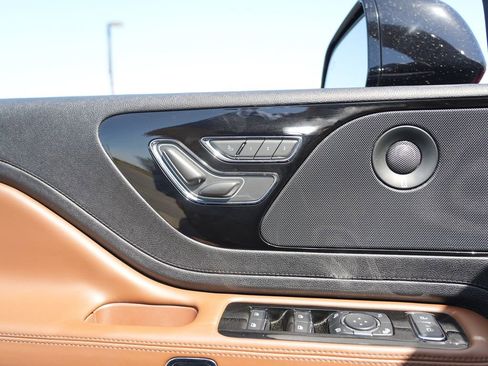 Used 2023 Lincoln Aviator Reserve w/ Equipment Group 201A AWD/4WD image 18