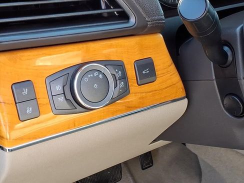 Used 2014 Lincoln MKX FWD w/ Equipment Group 101A image 16