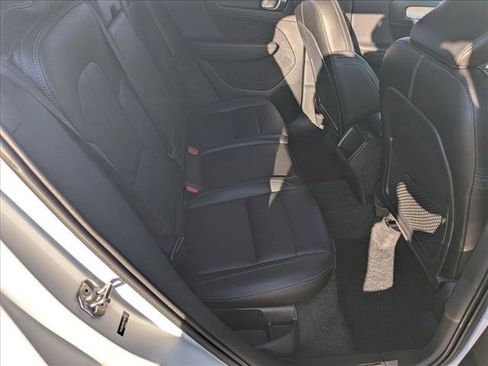 Used 2019 Volvo XC40 T5 Momentum AWD/4WD image 19