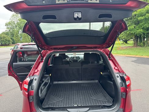 Used 2015 Jeep Cherokee Latitude AWD/4WD image 11