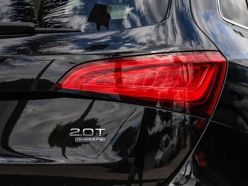 Used 2017 Audi Q5 2.0T Premium Plus w/ Technology Package AWD/4WD image 7