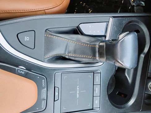 Used 2019 Lexus UX 200 w/ Premium Package FWD image 31