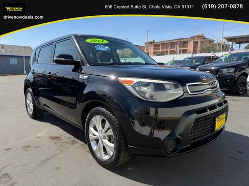 Used 2014 Kia Soul + w/ Audio Package image 3